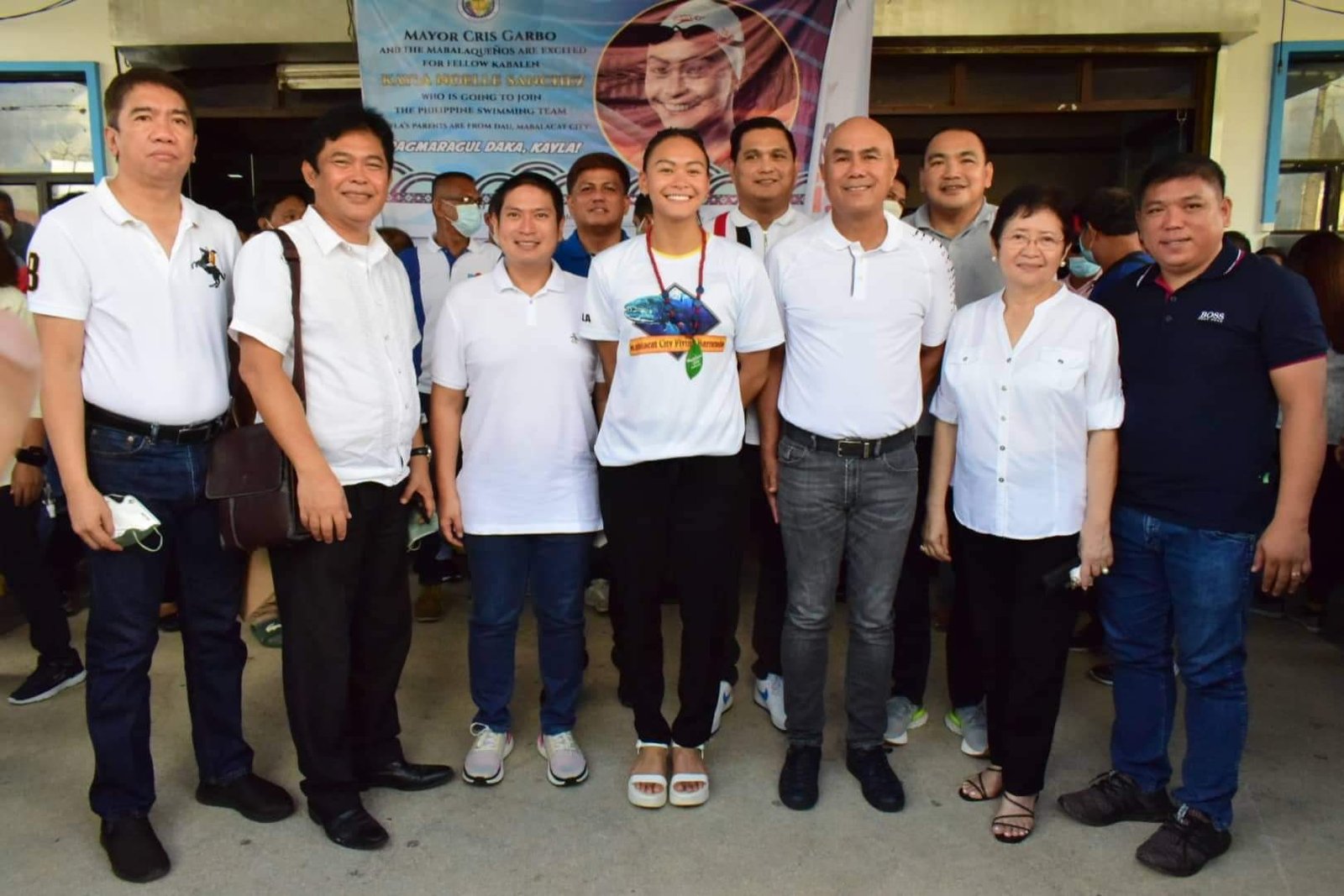 Olympic medalist gets warm welcome from fellow Mabalaqueños - Pampanga ...