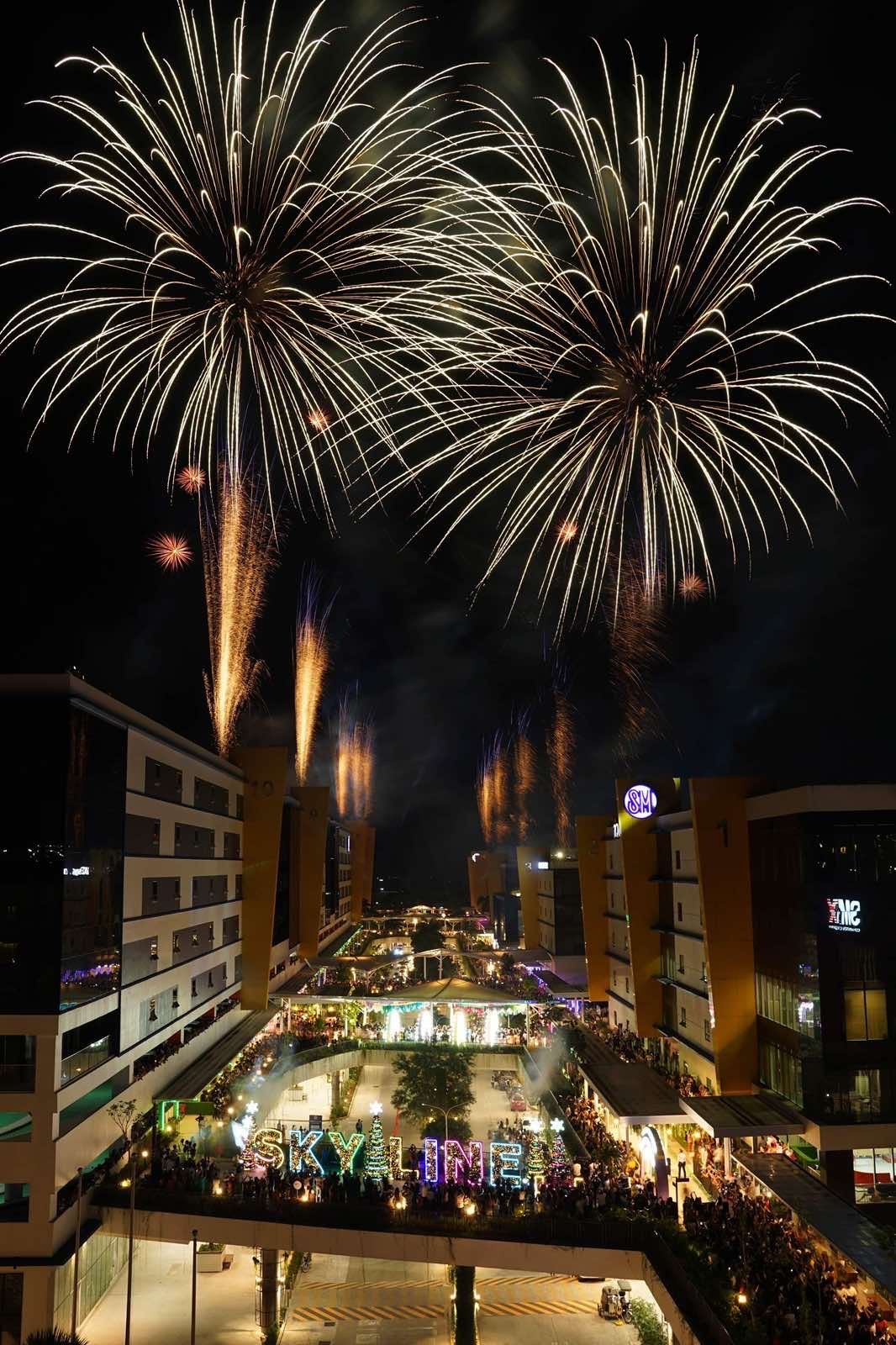 SM City Clark Welcomes 2023 With Skyline Fireworks Festival Pampanga sm-city-clark-welcomes-2023-with-skyline-fireworks-festival-pampanga